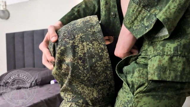 Askerliğin güzel günlerini hatırlamak için slava'yı sikmeye karar verdim