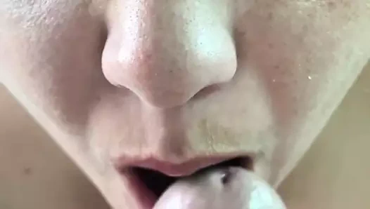 litvanya kız oynar ile dick