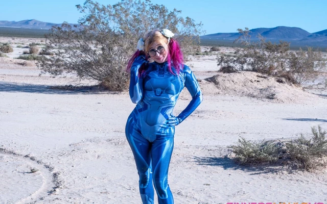 2 boyutlu sahiplenici robot kız arkadaş