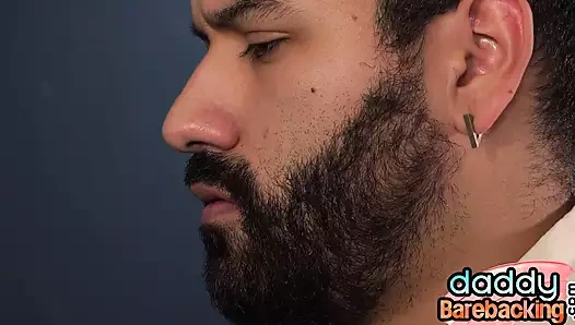 Kıllı dilf patron üçlü grup sekste 2 twink işçiyi anal sikiyor