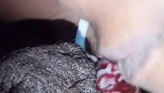Hintli kadın 31 çekiyor ve sakso çekiyor