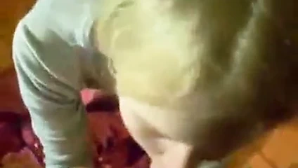 Kardeş emmek ve yemek boşalmak itibaren kaşık