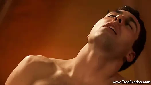 Eski anal seks yapıyor