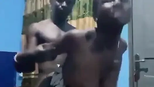 Bebeğime günlük diyeti veriyorum