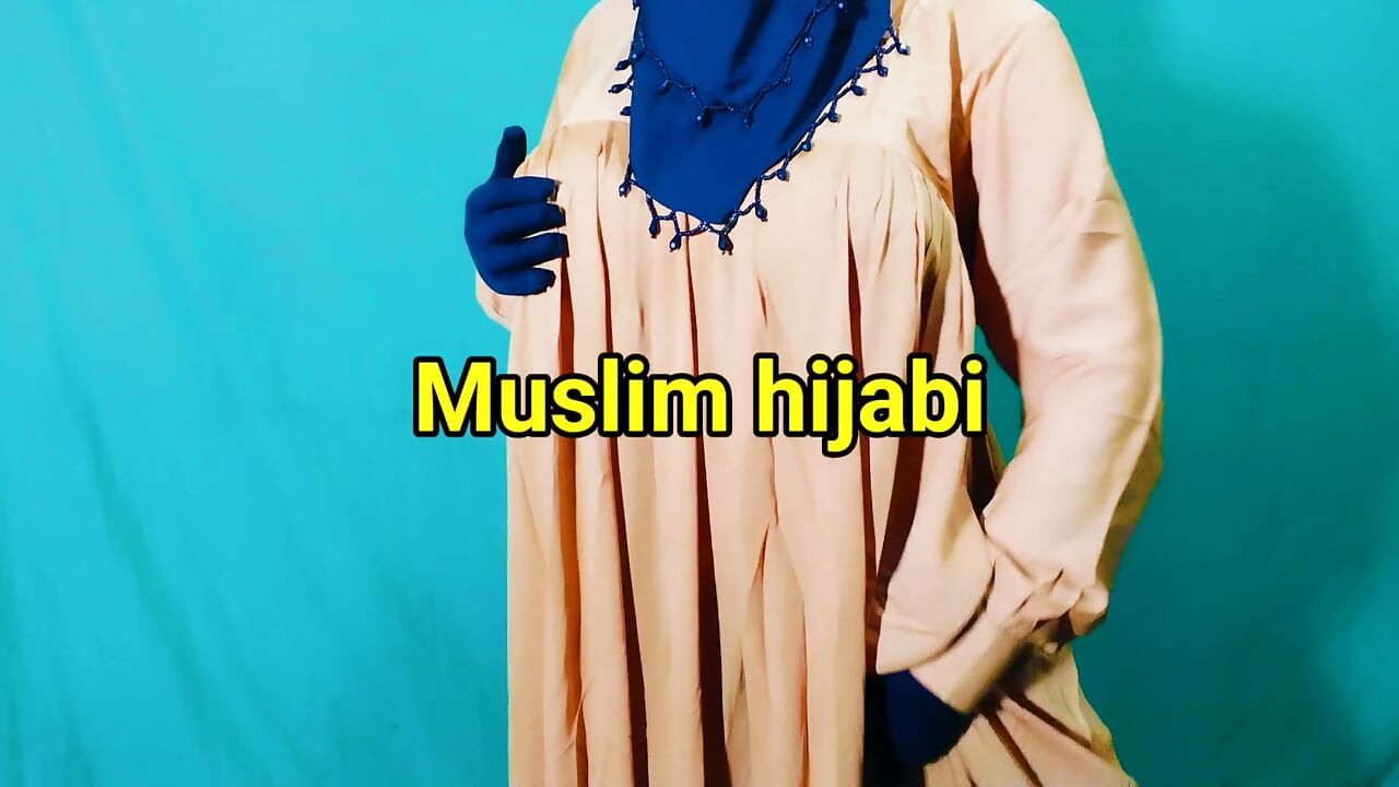 Hintli güzel tesettürlü Müslüman çift seks için susamış