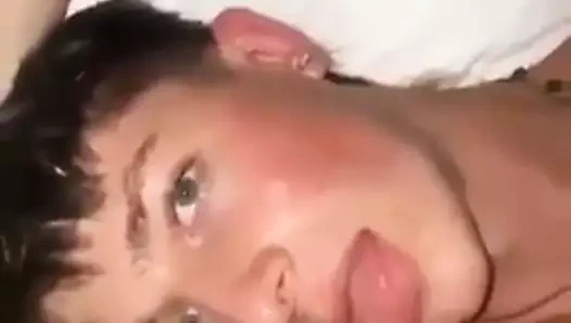 Twink crave mükemmel saksocu