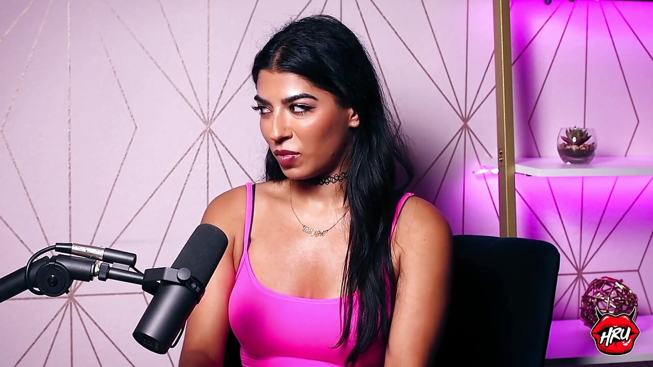 Yoğun bakım hemşiresinden Bollywood yetişkin yıldızına: Jasmine Sherni'nin vahşi kariyer anahtarı