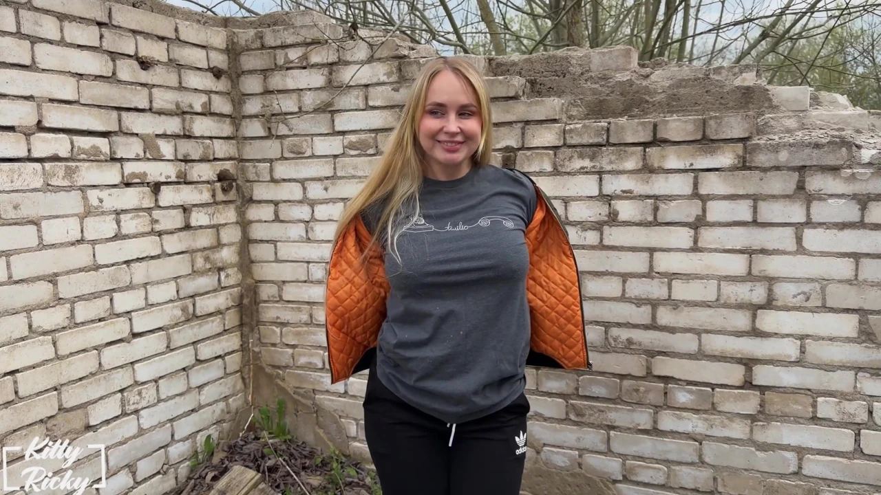 Outdoor Pee and Anal Play Ass to Mouth