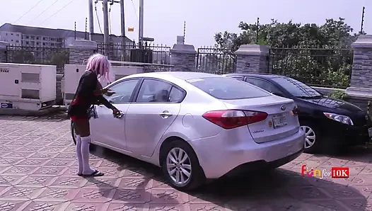Kimberly ile öğle yemeği yiyor