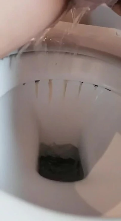 Смачиваю мои трусики