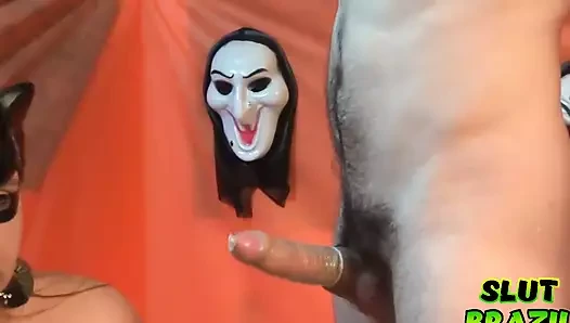 Tombul kızı kocasının önünde sikiyor