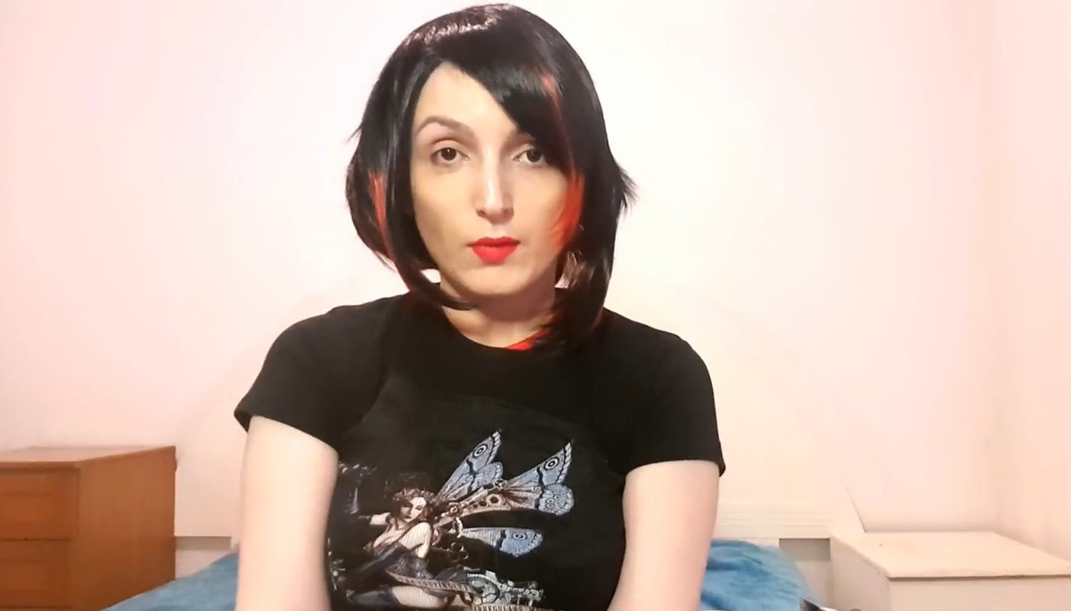 Femdom: küçük bir penis beta erkeği olmayı kucaklayın!