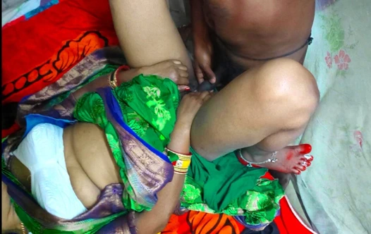 Suman bhabhi ke chut me devar ne lund ragad ke chut se pani nikal diya.new married wife ko bhaiya ne chod ke pregnant kar diya.hindi viral