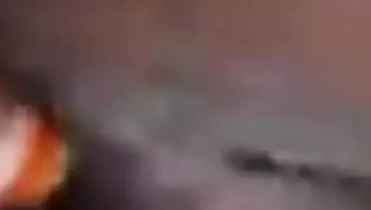 Bangladeşli kız arkadaş yeni numara yapıyor