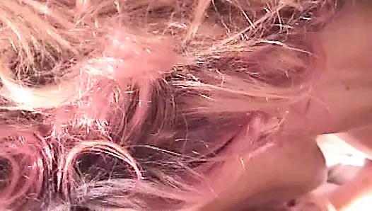 Olgun sürtük her yarağı boşaltabilir