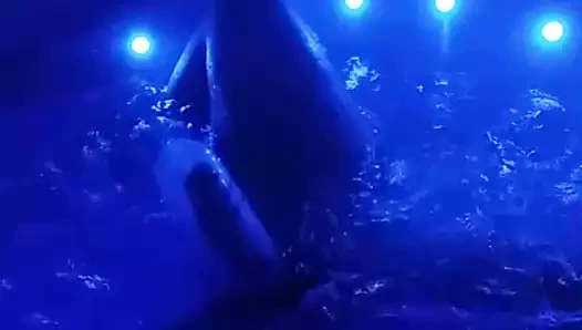 Başka bir jakuzi banyosu