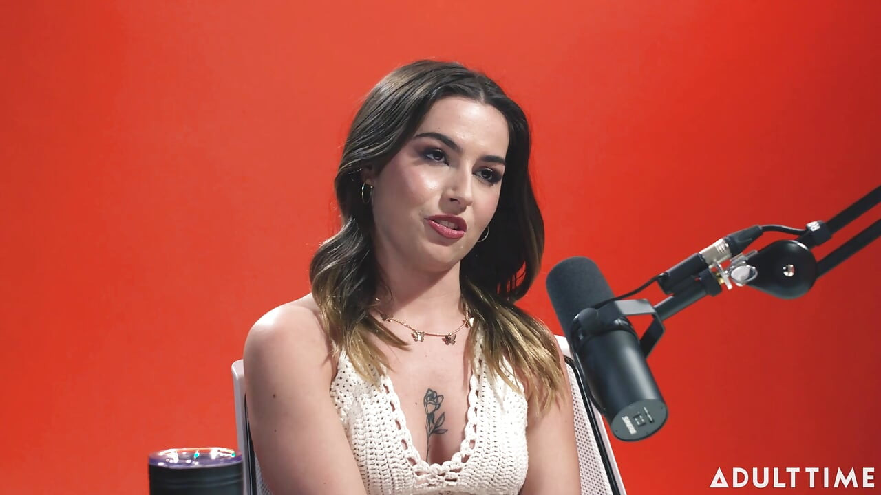 Titreme Kraliçesi Chanel Camryn | Adult Time Podcast