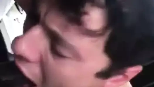 Bükülmüş düz oğlan yapılmış için serve bbc baba