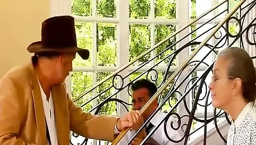 Ateşli kızlar kendileriyle eğleniyor