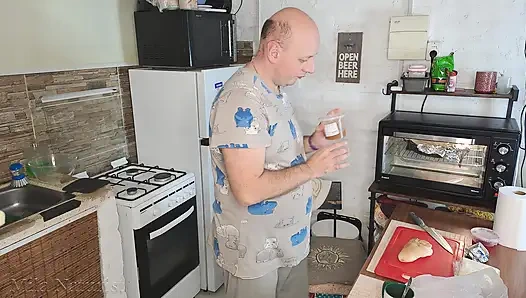 Eu amo agradar um homem. A cozinha não fica no meu caminho.
