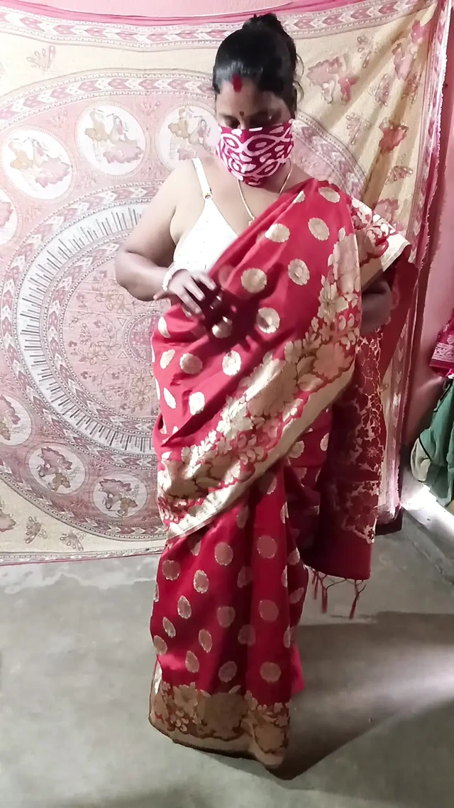 Sari tek başına düşüyor - sfw