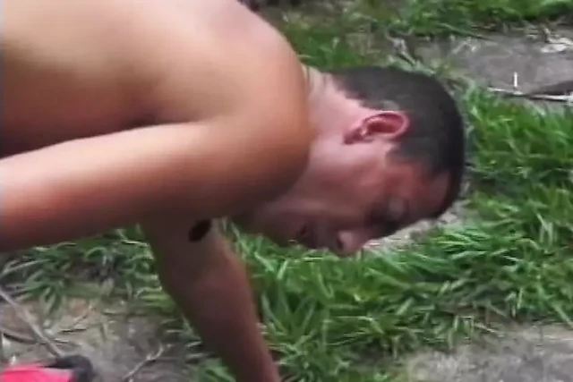 Bu kimin kiminle sikiştiğini bilmediğiniz klasik bir gösteri