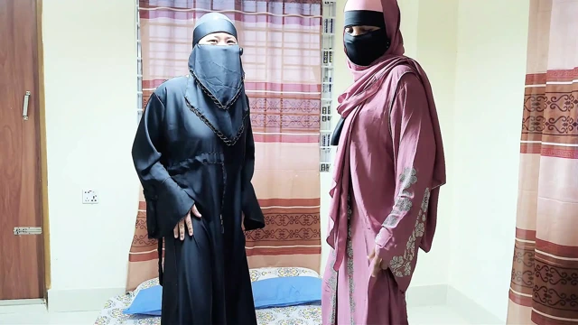 Hintli Müslüman büyük götlü tesettürlü ev hanımı yabancı tarafından sert sikişiyor net bangla ses