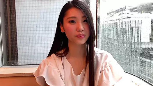 M420G06 itmede zayıf olan şeffaf bir kıza basın ve otele koyun! Güçlü görünüyor, ama ben konuşurken,