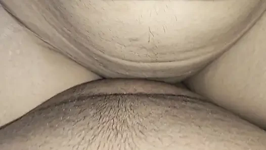 Hintli üvey kız kardeş gerçek üvey erkek kardeşini sikiyor Hintçe seks videosu