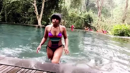 bikini seksi kahverengi ten