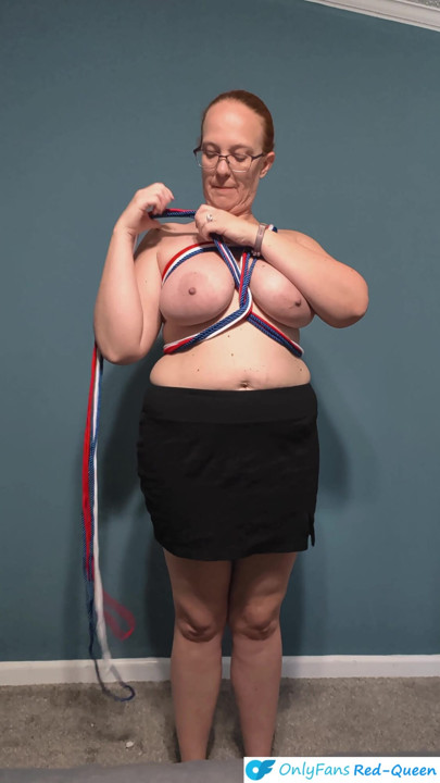 Shibari ip kendi kendine bağlama kılavuzu - bağımsızlık günü kırmızı beyaz ve mavi kalp | Klip 1