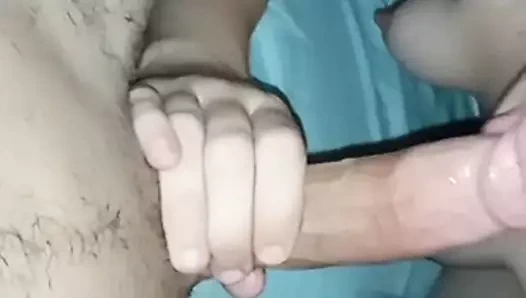 kız erkek arkadaşını emiyor