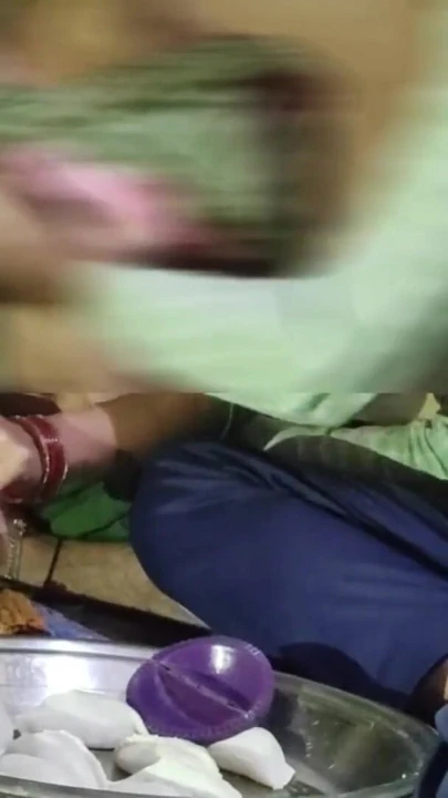 Hintli kadın holi festivalinde mutfakta sikiliyor guziya'nın net Hintçe konuşması | Klip 3