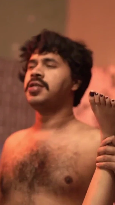 Знаковый момент из "Индийской 18-летней симпатичной девушки, секса с боссом! Индийский секс"