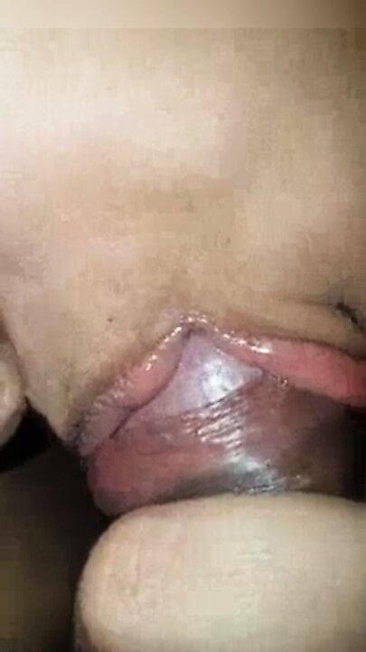 Rupali ilk kez oral seks ve o harika bir iş çıkardı