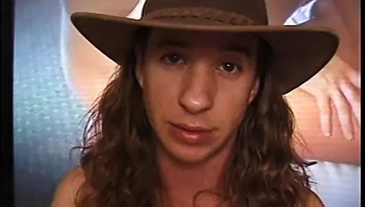 İnce genç siyah kız kırlangıçlar ve sıska beyaz adamın horoz sikikleri