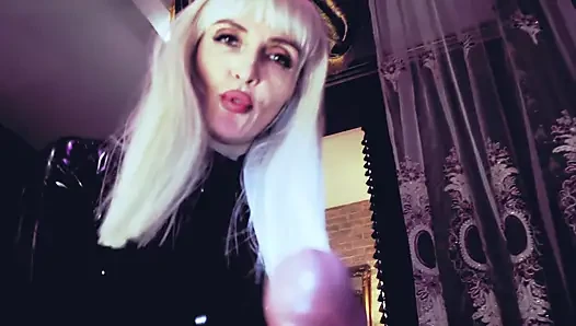 Ateşli domina eva lateks yarakla oynuyor cbt oyuncakları bdsm sapık kadın egemenliği fetiş orta yaşlı seksi olgun sahibe sarışın