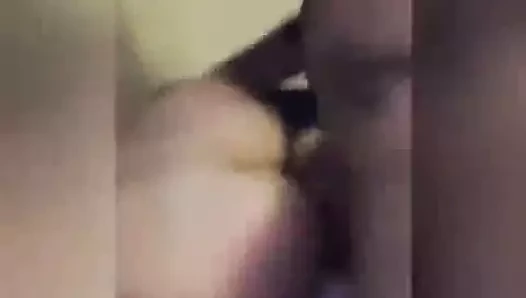 Claques au cul et bonne defonce pour une jeune latina