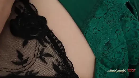 Auntjudysxxx - 47 yaşındaki büyük memeli kızıl saçlı orta yaşlı seksi üvey anne melody mynxx üvey oğlu tarafından mastürbasyon yaparken yakalanıyor