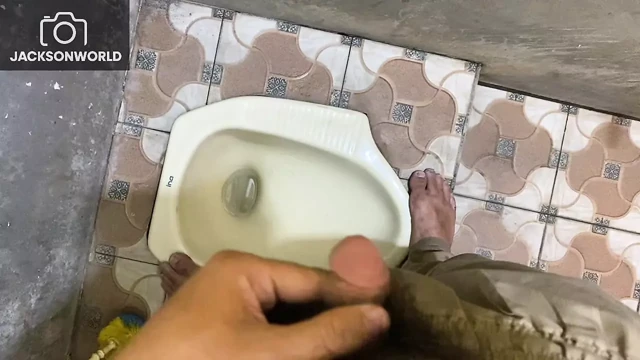 Banyoda tek başına mastürbasyon