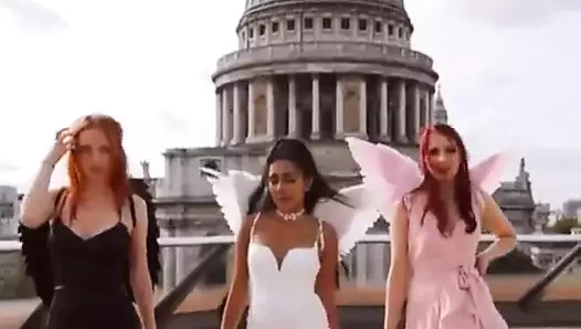 Beckii ve kızlar yine