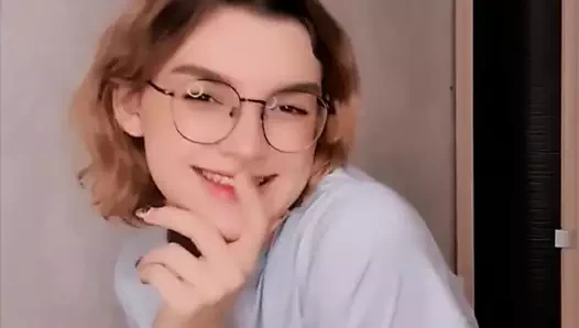 Ben sevimli küçük seksi bir bebeğim :)