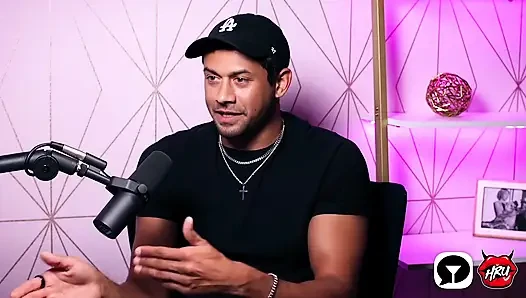 Alex Jones boyut, performans kaygısı ve baskı hakkında gerçekleşiyor