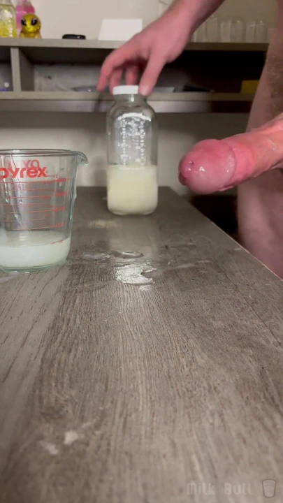 Kalın yaraklı adam bir litre dölü kurtarıyor | Klip 1