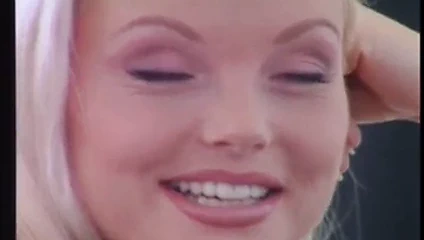 Silvia aziz ve kate daha üçlü