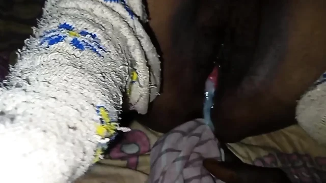 Desi Indian Bengali bhabhi ki desi boy ke sath chudai night mein