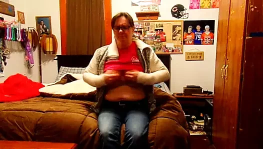 göğüslerimle oynamak