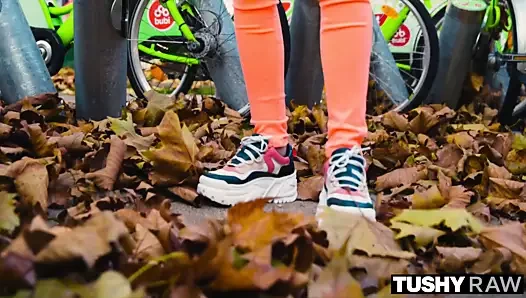 Tushyraw onun kıçından bir horoz almak hakkında tek düşündüğü