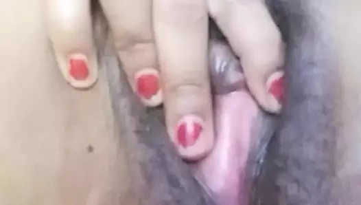 Hintli yenge edepsiz nisha büyük yaraklı büyük zenci yarağı ve gırtlağına kadar alıyor üvey erkek kardeşine nüfuz etmek için eski pikap şemasını istismar ediyor.