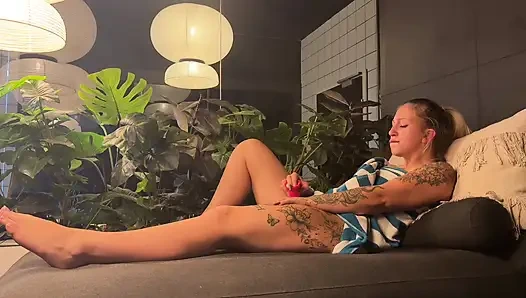 TamyTation Masturbation in the gym